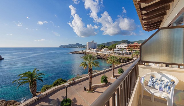 Hostal Port Corona