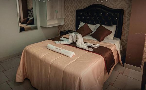 Hostal Spring II