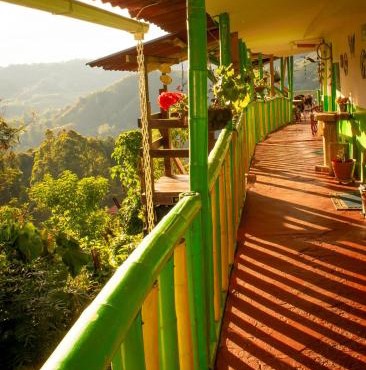 Hostal y Camping Los Girasoles