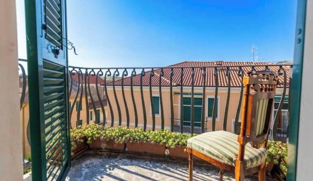 Hostdomus - Villa Viola City Terrace Suite