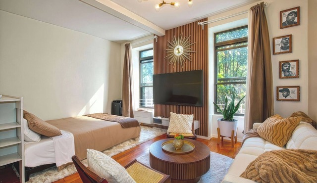 Hosted Double Queen Guest Suite in Brooklyn