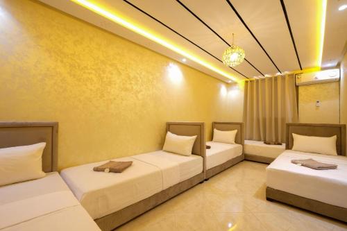 Hostel 10 Beds Shared Stay