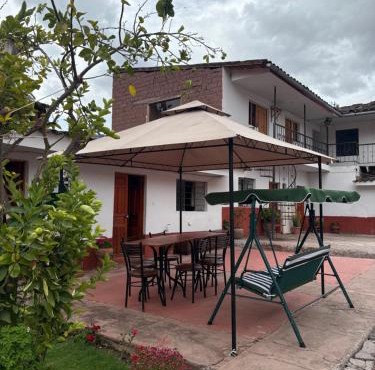 hostel arcoiris urubamba