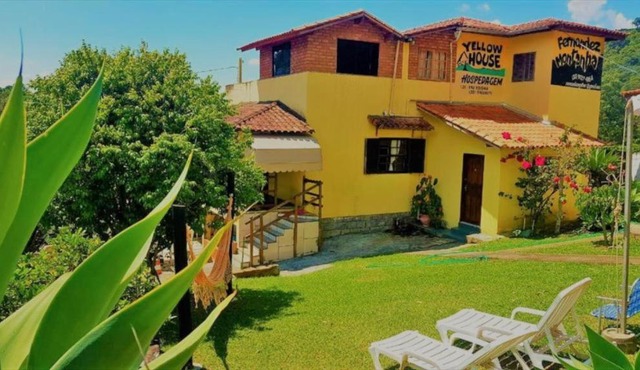 Hostel Yellow House