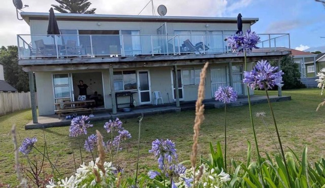 Hosts on the Coast Paradise on Pipi