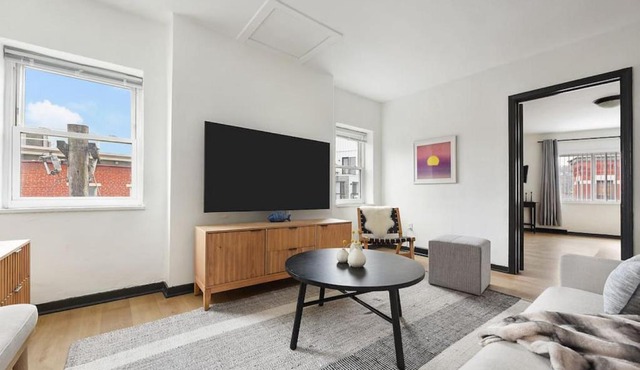 HostWise Stays - Butler St, Off-Street Parking, Brand New!