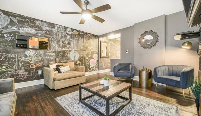 HostWise Stays - Chalk Art House - Chalkboard Wall, Private Parking, Patio