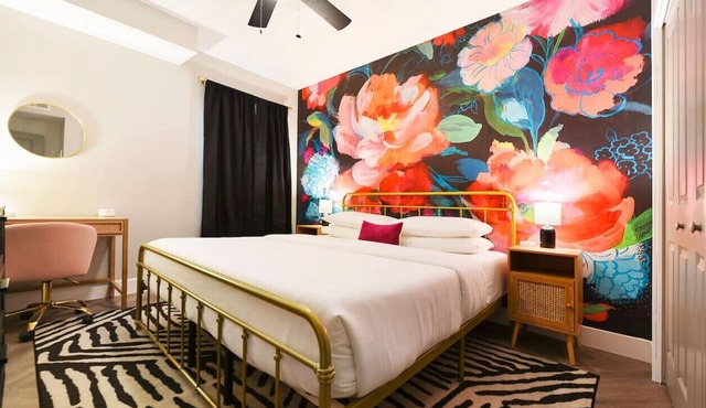 ★ HostWise Stays ★ King Beds, Near Stadiums, Dining, Street Parking