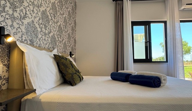 HostWise - Tranquil Algarve Suite w/Pool