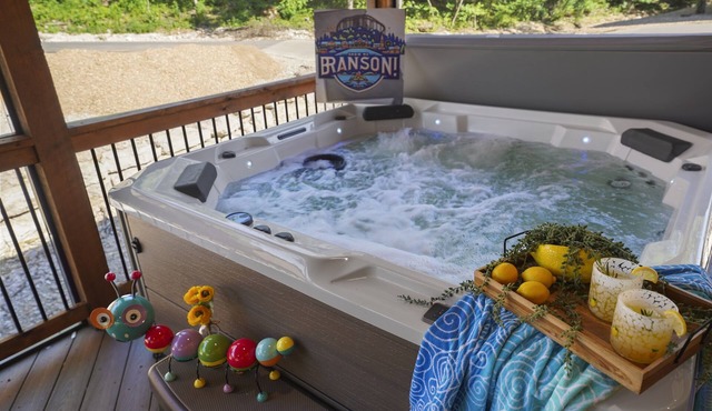 Hot Tub>Game Room>Indoor Pool>Poker Table>Fishing>Hiking>Shuffleboard>Pickleball