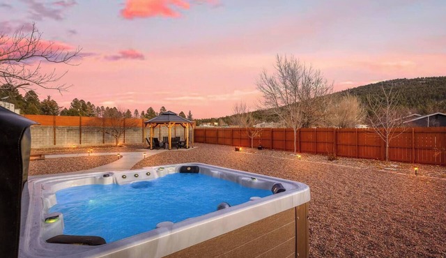 Hot Tub Pool Table Bocce Ball Court Mountain Views