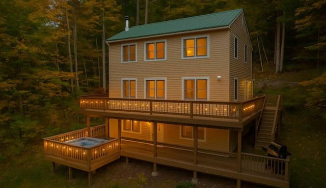 Hot Tub + Pool Table + Resort Access + Fast Wifi