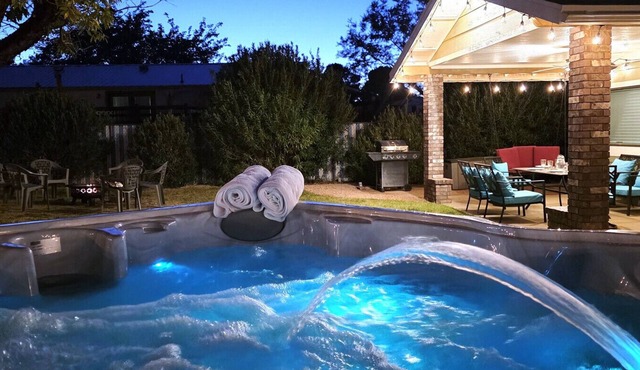 Hot Tub, Pool Table, Swing Sets, Theater, Kayaks