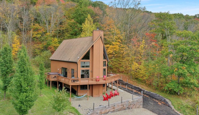 Hot Tub & Sauna ~ The Ridge Chalet ~ Wood Fireplace ~ Sleeps 12