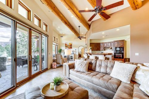 Hot Tub & Views: Sedona Escape By Trails & Dining!