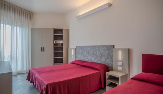 Hotel 2000