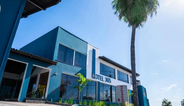Hotel 365