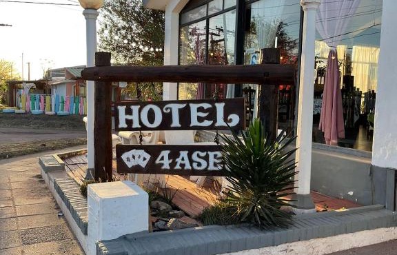 Hotel 4 Ases