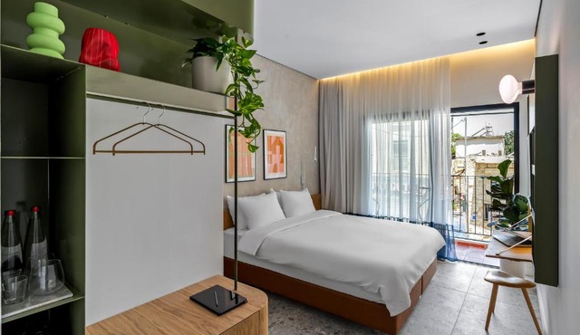 Hotel 48