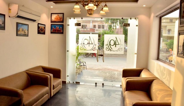 Hotel 49