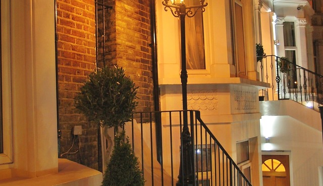 Hotel 65