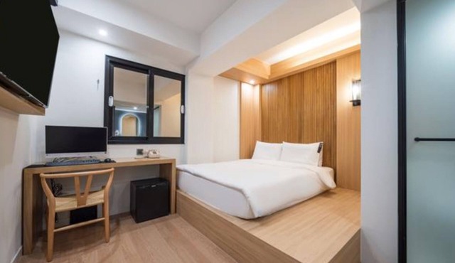 HOTEL 701
