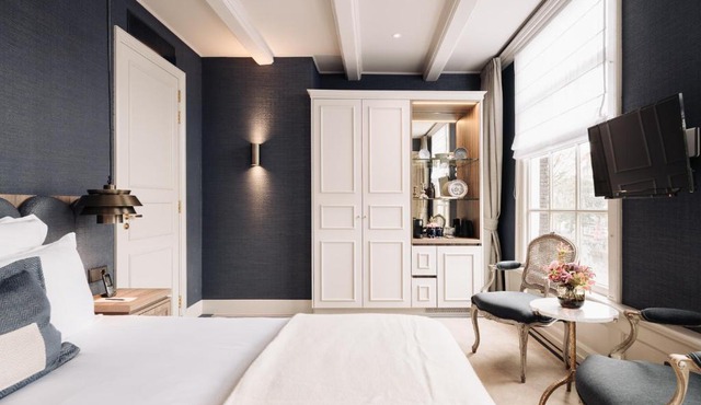 Hotel 717