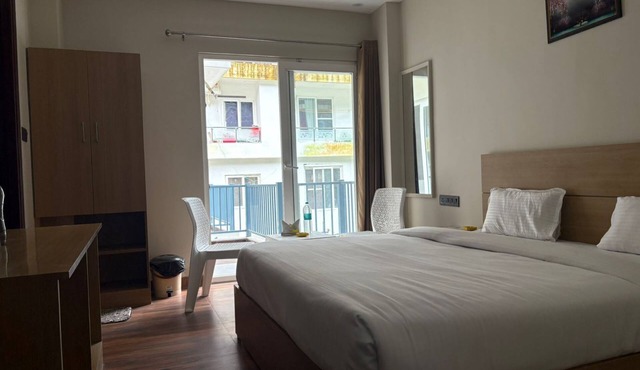hotel abline the oaks private room with balcony mountain view in rishikesh