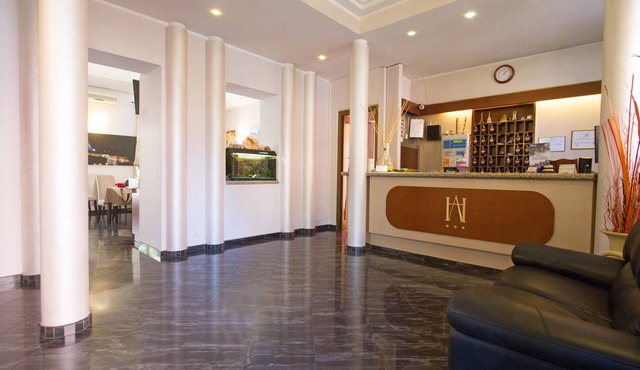 Hotel Adriano