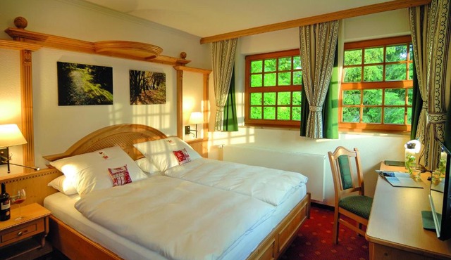 Hotel Alpenhof - ruhige Wohlfühloase zwischen München, dem Fünf-Seenland und den Bergen, in S-Bahnnähe