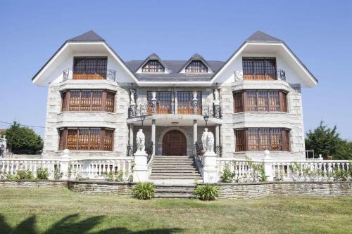 Hotel Antoyana