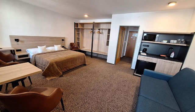 Hotel Avion