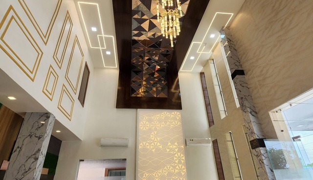 Hotel B P Emerald