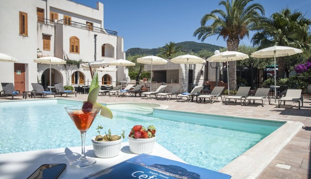 Hotel Baia Del Capitano