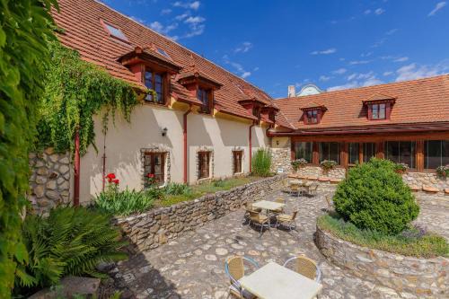 Hotel BELLA