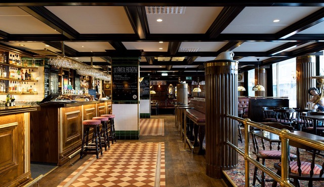 Hotel Bishops Arms Mora