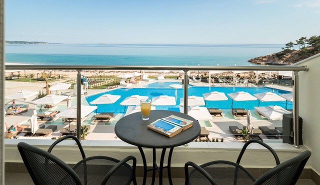 Hotel Blue Dream Palace Tripiti Resort