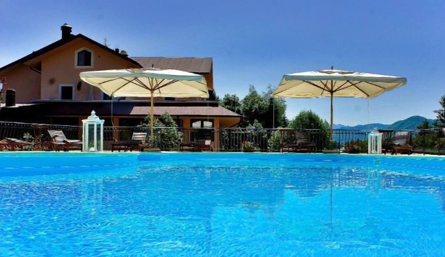 Hotel Bucaneve