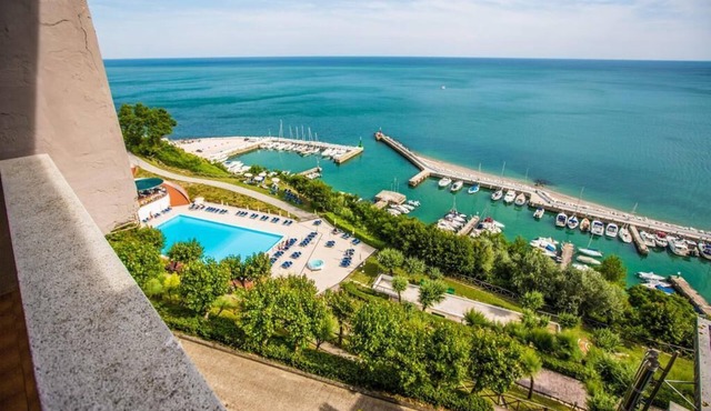Hotel Capo Est