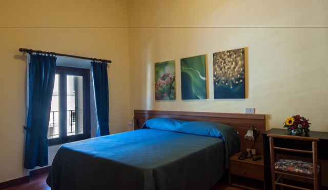 Hotel Capranica