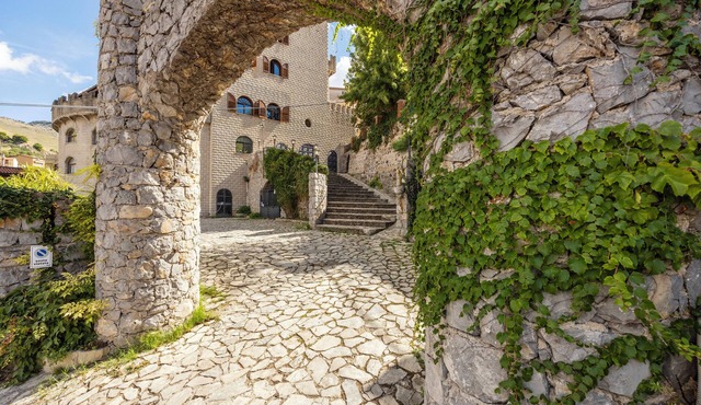 Hotel Castello di Giuliano