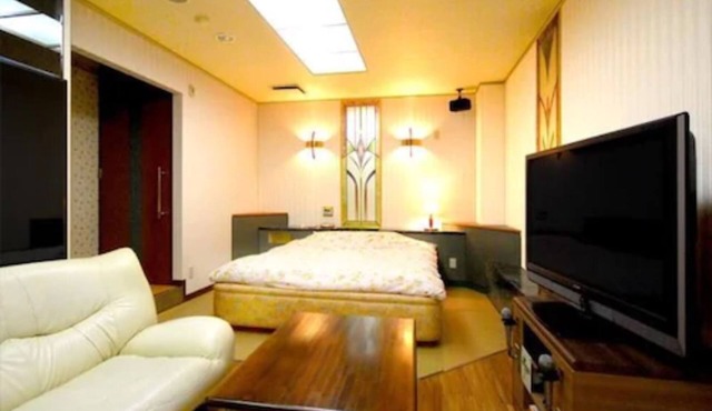 Hotel Com - Adults Only