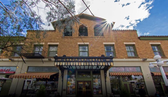 Hotel Congress