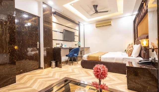 Hotel Cosmo Near BLK Hospital Karol Bagh
