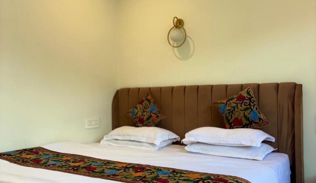 Hotel Crescent