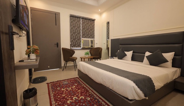 HOTEL CRESTA INN
