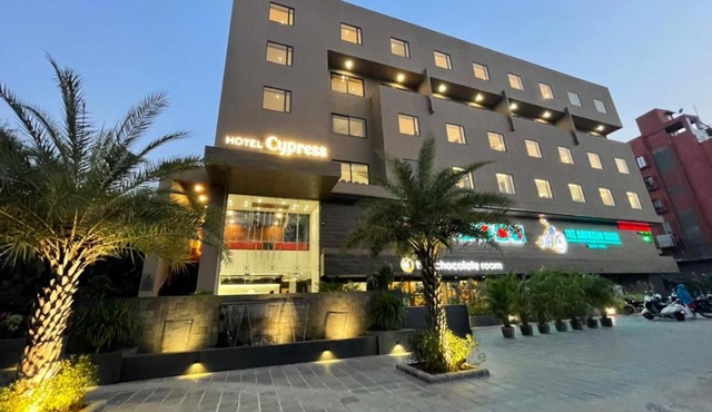 HOTEL CYPRESS
