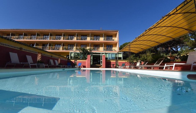 Hotel Cyrnea