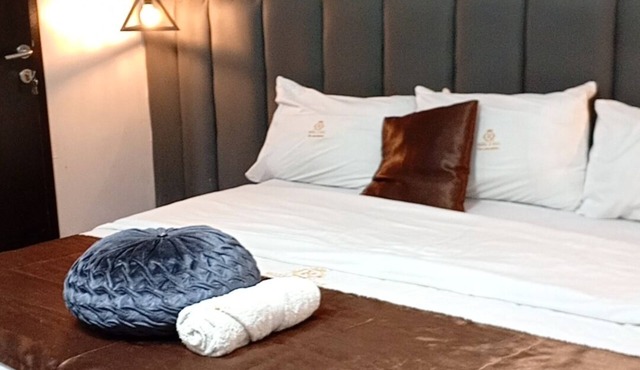 HOTEL D RITZ