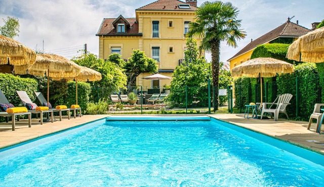 HOTEL DES DAUPHINS